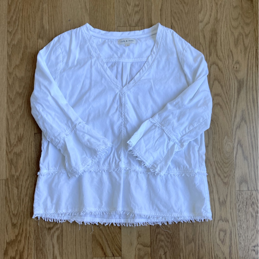 Women’s Cloth & Stone Medium White Frayed Edge Top